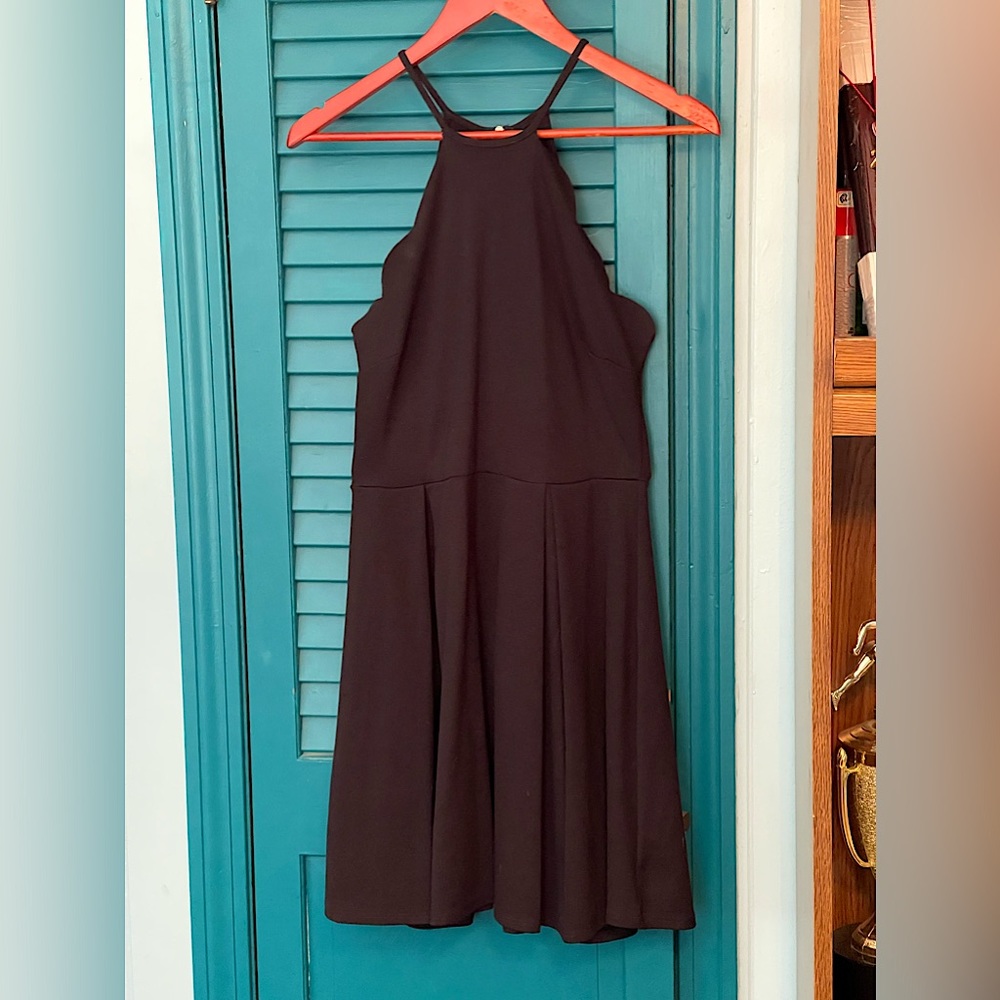 Scallop halter neckline dress